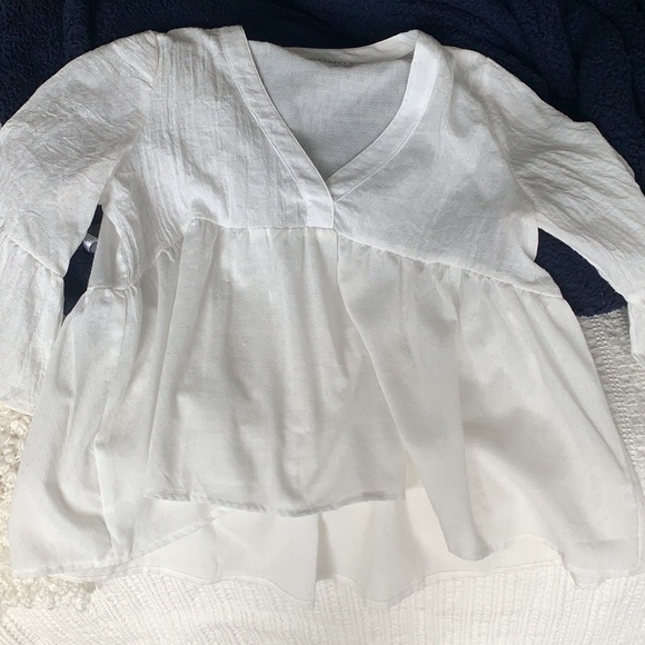 White flowy top - Picture 2 of 4